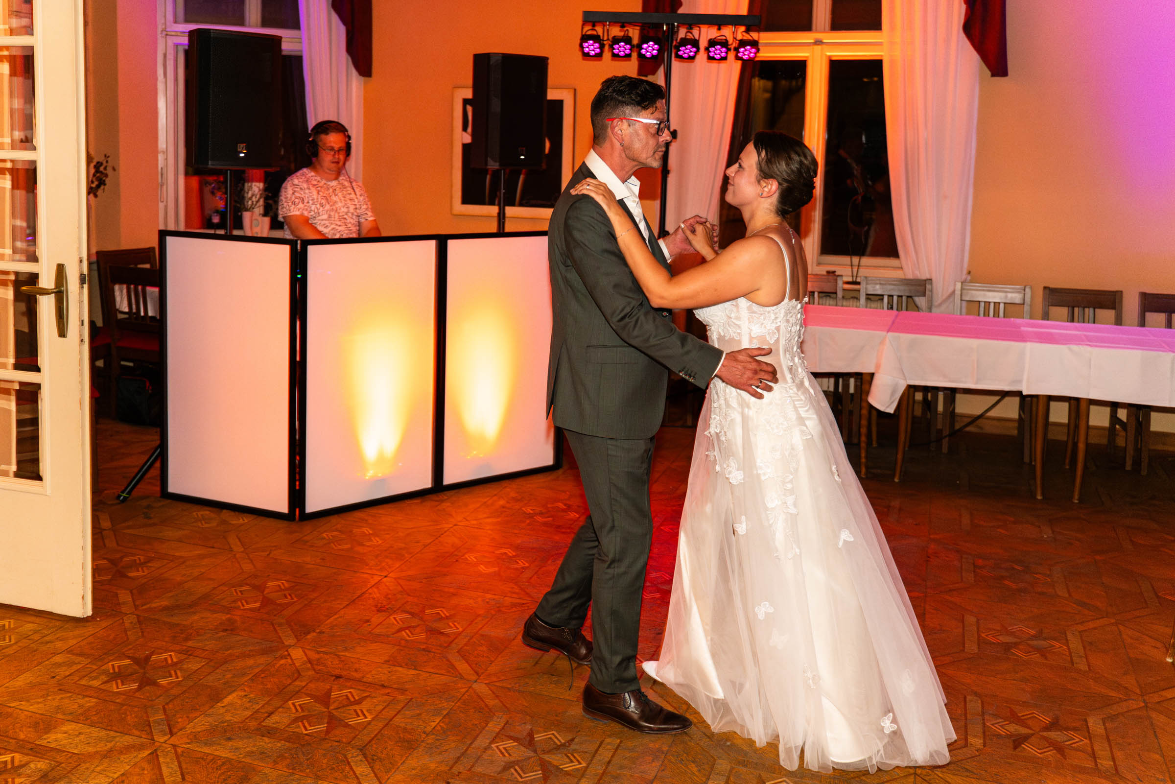 HochzeitSlide3 schöne Brautkleider maßgefertigt in Leipzig